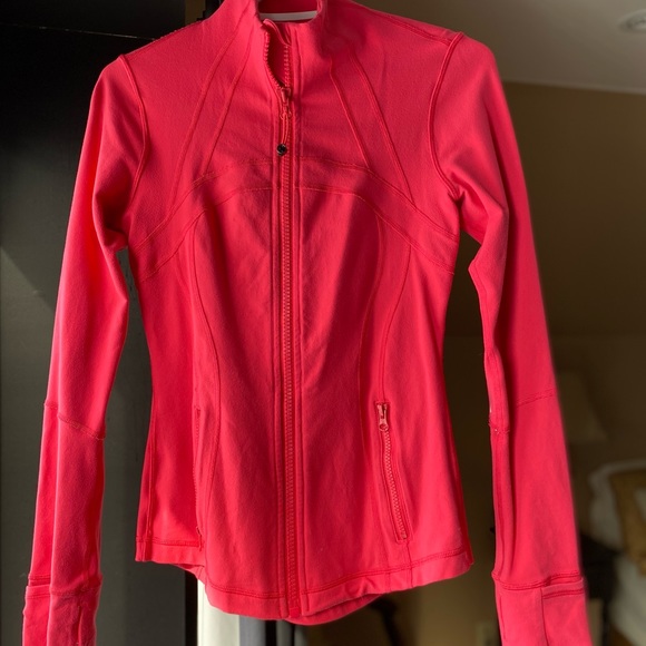 Lululemon Define Jacket in Atomic Red Size 6 - Picture 6 of 8